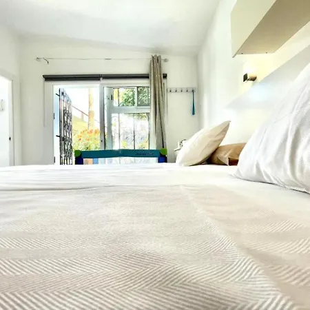 Cozy One Bedroom With Sea View, Pool, Wifi, Ac, Appartement