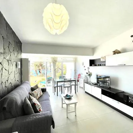 Appartement Cozy One Bedroom With Sea View, Pool, Wifi, Ac,